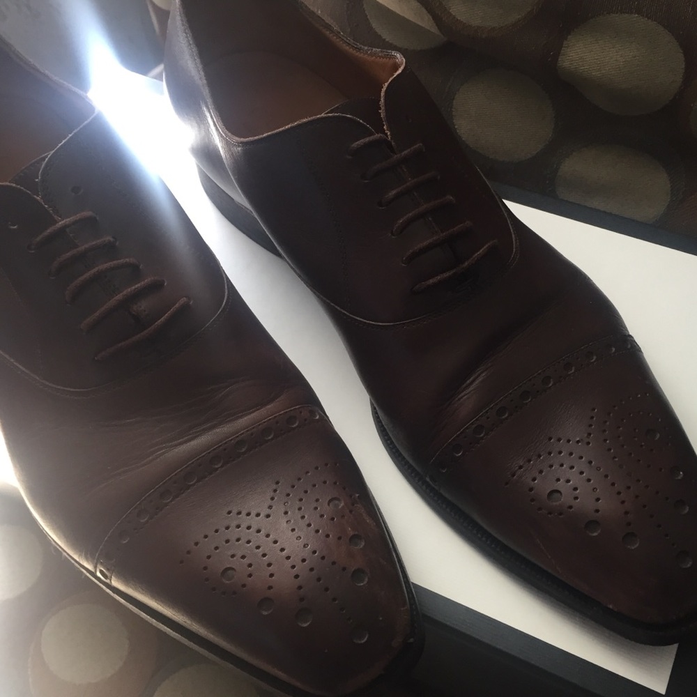 Men’s Gucci shoe. Size 10.5 US